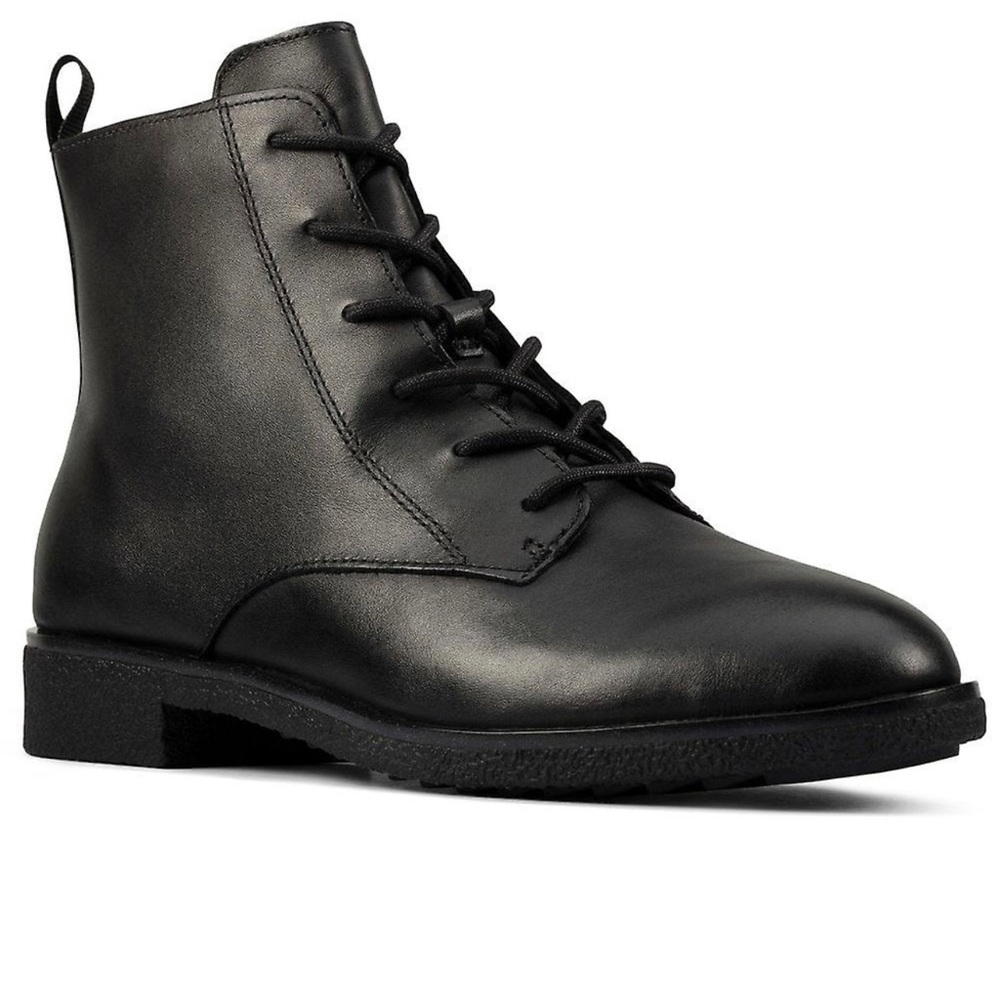 Clarks Griffin Lace Up Boots / Bootie 7.5
